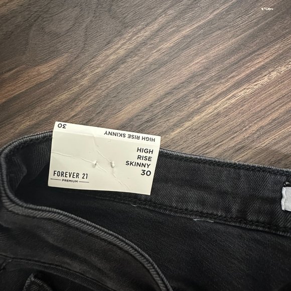 Forever 21 Women's washed black High rise Skynny distressed jeans - Size 30 - Picture 7 of 10